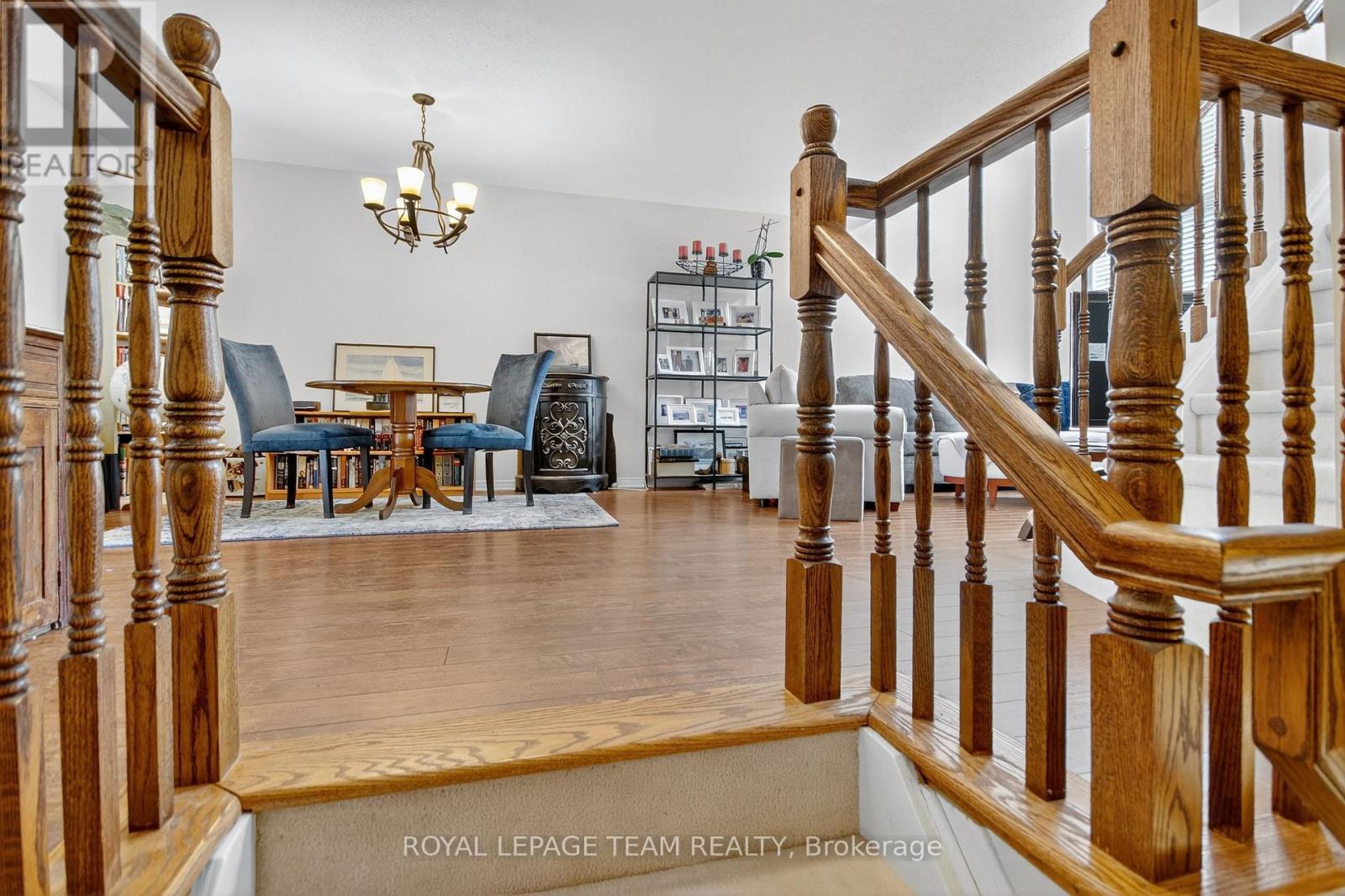 145 Wharhol Private, Ottawa, Ontario  K2H 1G5 - Photo 3 - X12826906