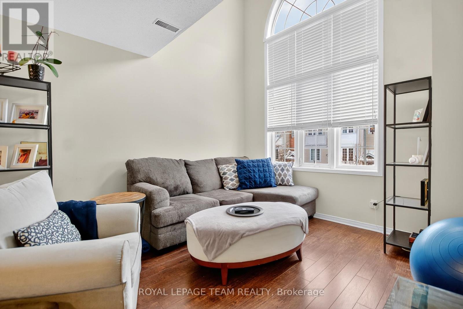 145 Wharhol Private, Ottawa, Ontario  K2H 1G5 - Photo 7 - X12826906