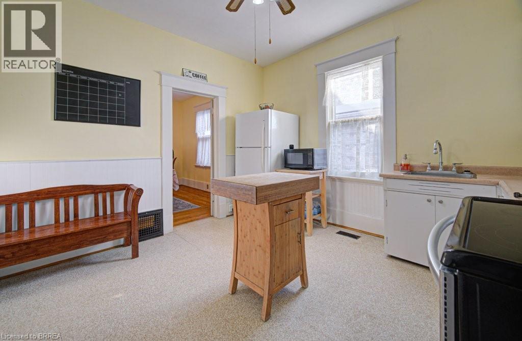 51 Brunswick Street, Brantford, Ontario  N3T 1E9 - Photo 18 - 40808047