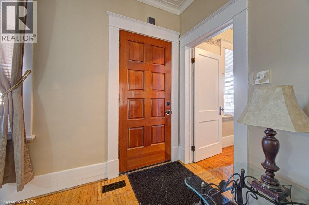51 Brunswick Street, Brantford, Ontario  N3T 1E9 - Photo 6 - 40808047