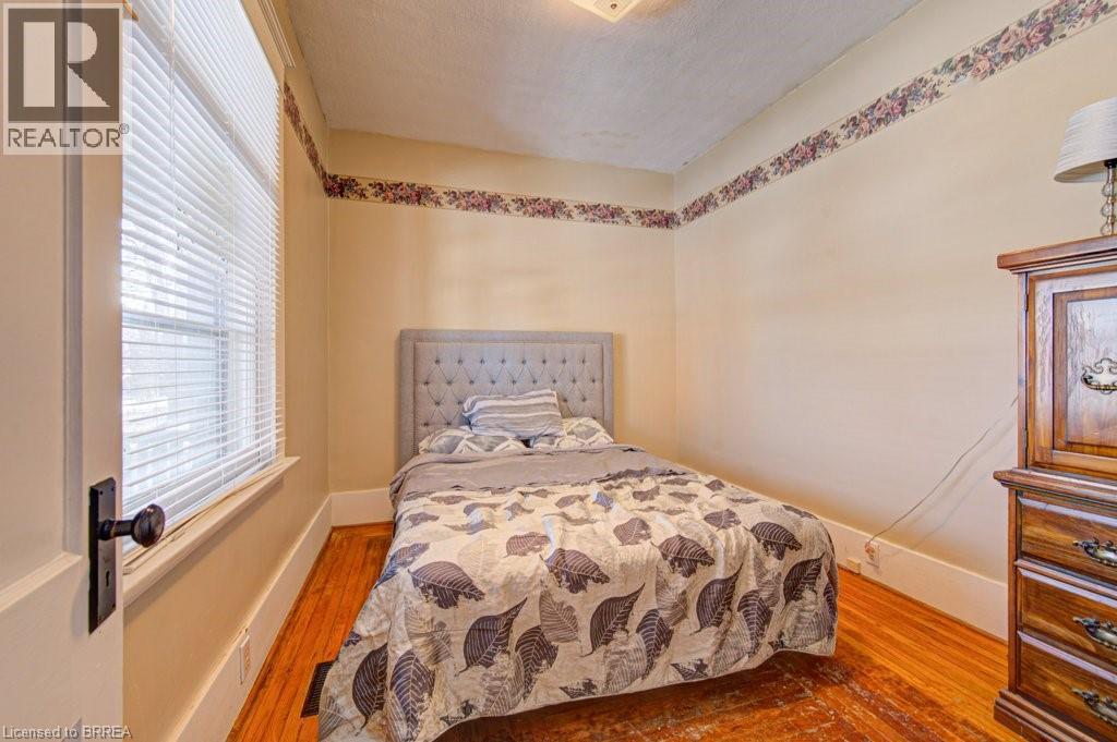 51 Brunswick Street, Brantford, Ontario  N3T 1E9 - Photo 7 - 40808047