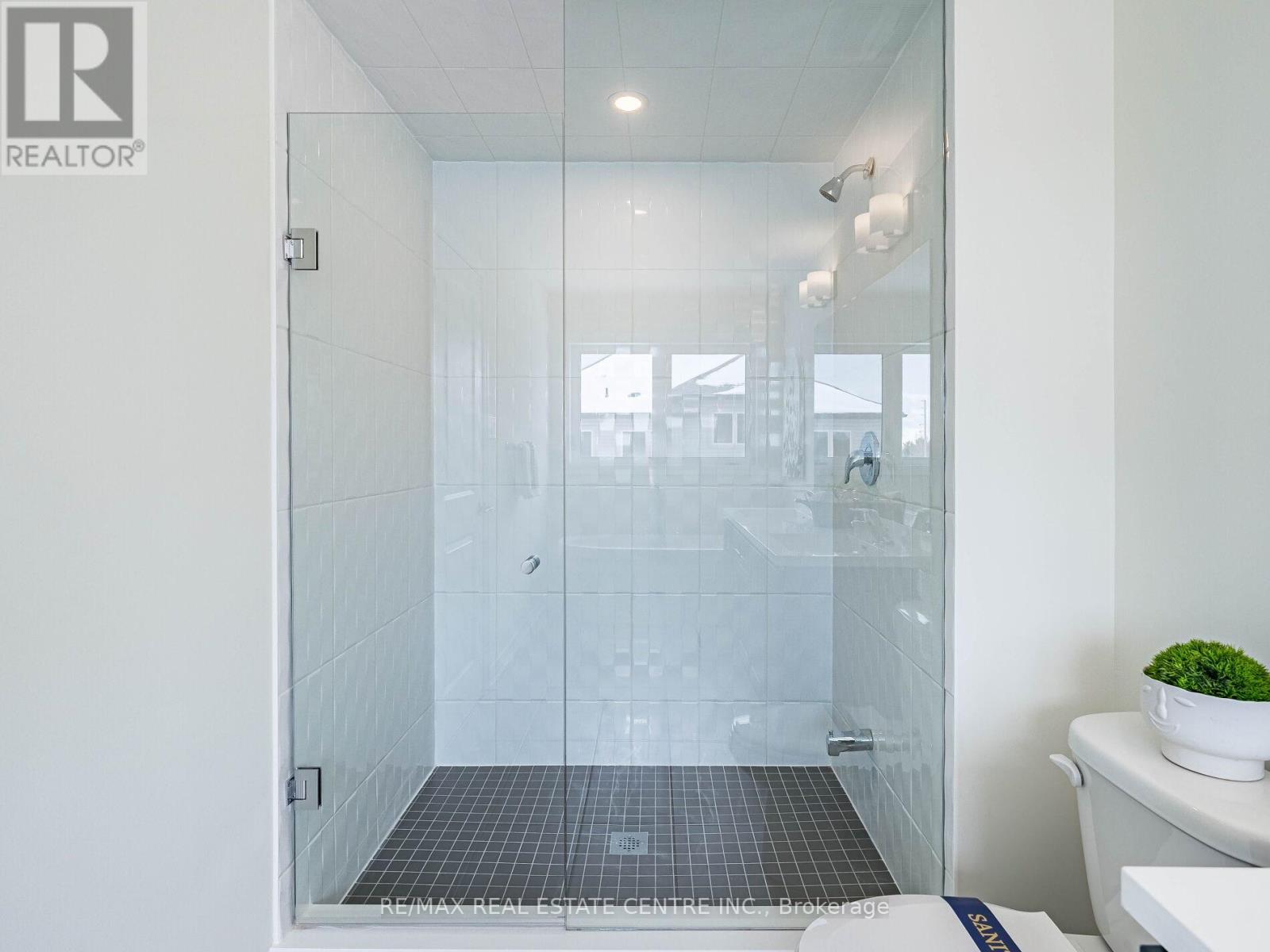 553 Ted Marks Drive, Oshawa, Ontario  L1L 0X3 - Photo 36 - E12826908