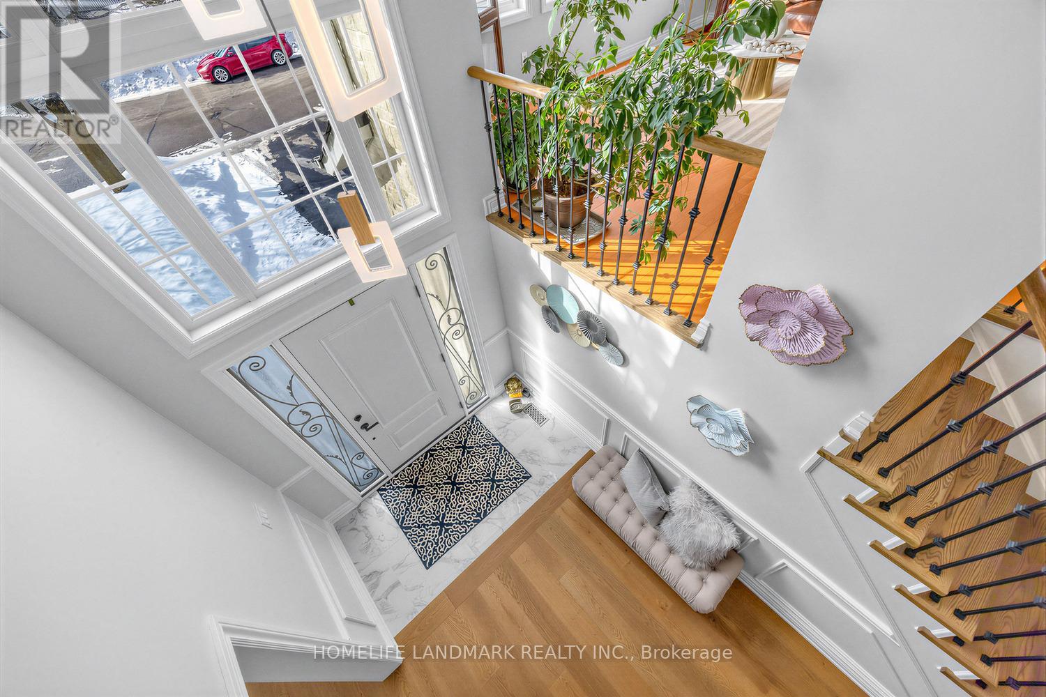 1098 Secretariate Road, Newmarket, Ontario  L3X 1M3 - Photo 2 - N12826844