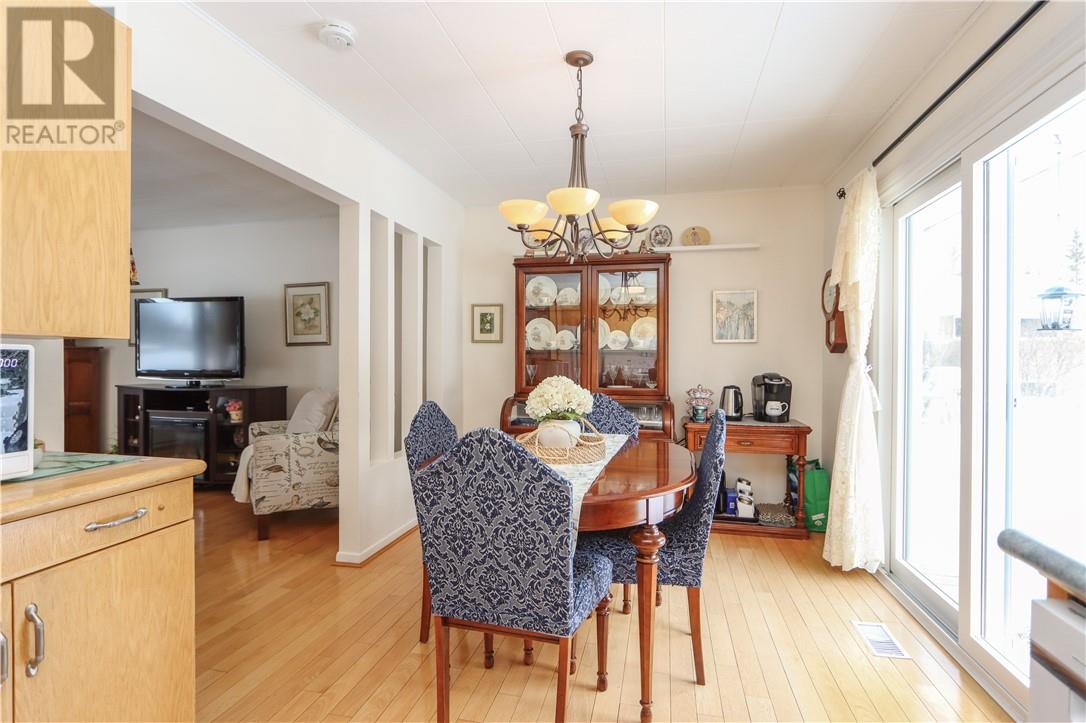 3242 Parkdale Crescent, Val Caron, Ontario  P3N 1A7 - Photo 10 - 2126563