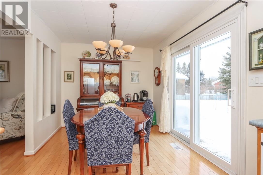 3242 Parkdale Crescent, Val Caron, Ontario  P3N 1A7 - Photo 11 - 2126563