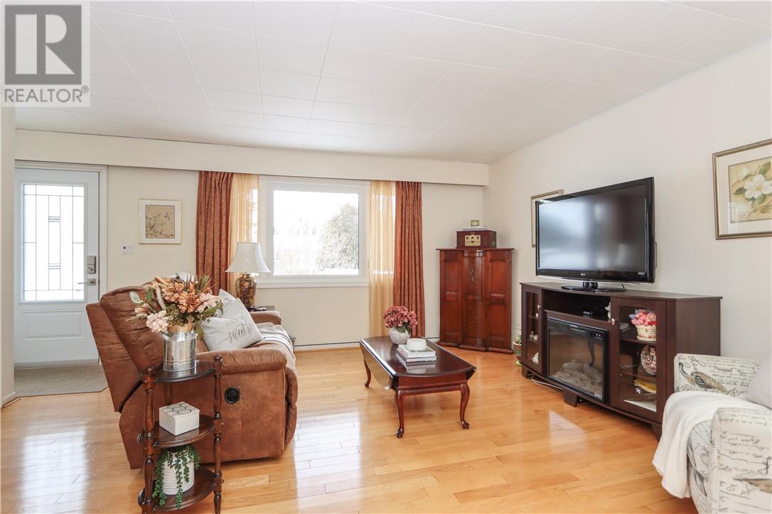 3242 Parkdale Crescent, Val Caron, Ontario  P3N 1A7 - Photo 13 - 2126563