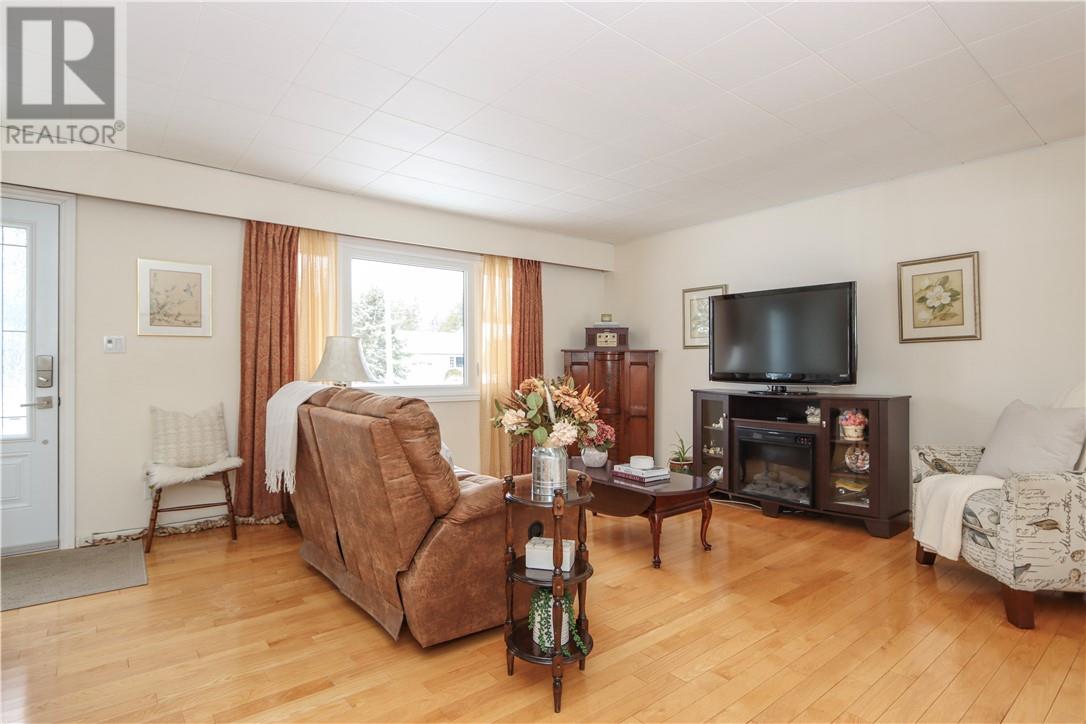 3242 Parkdale Crescent, Val Caron, Ontario  P3N 1A7 - Photo 14 - 2126563