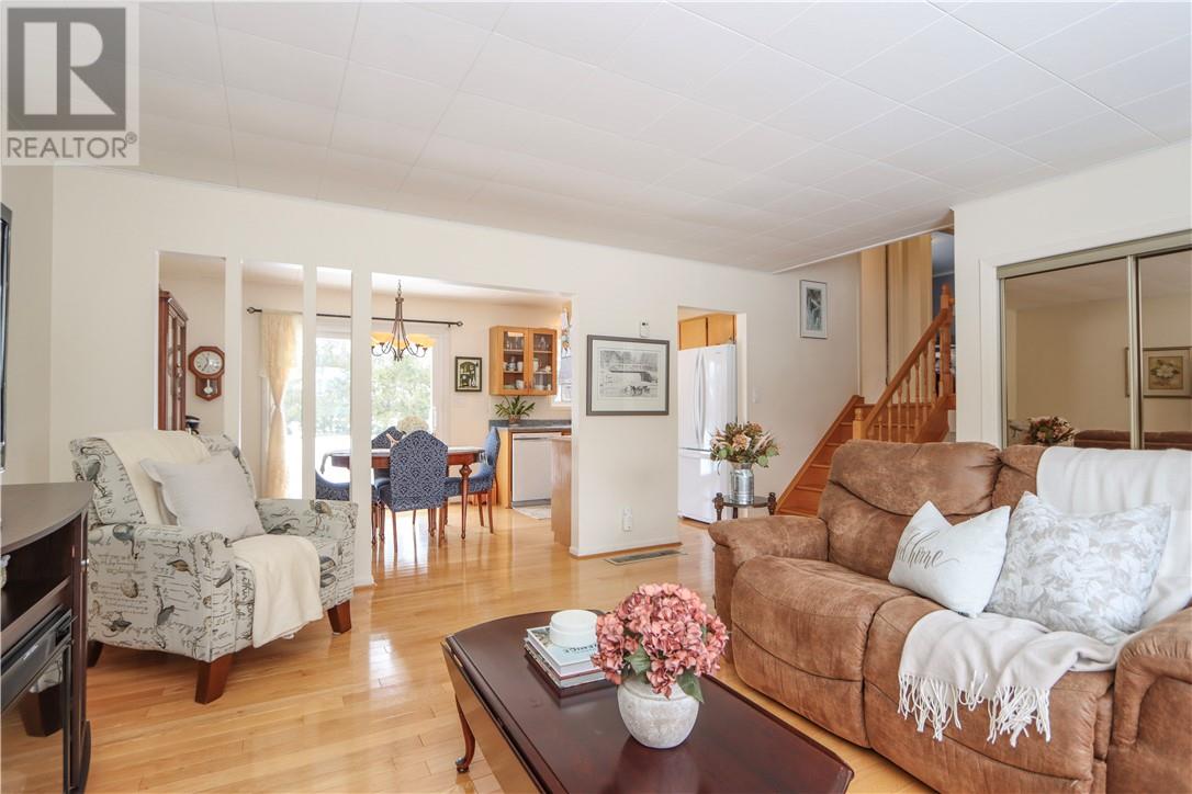 3242 Parkdale Crescent, Val Caron, Ontario  P3N 1A7 - Photo 16 - 2126563