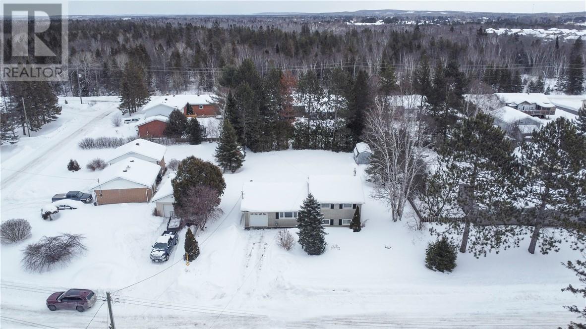 3242 Parkdale Crescent, Val Caron, Ontario  P3N 1A7 - Photo 43 - 2126563