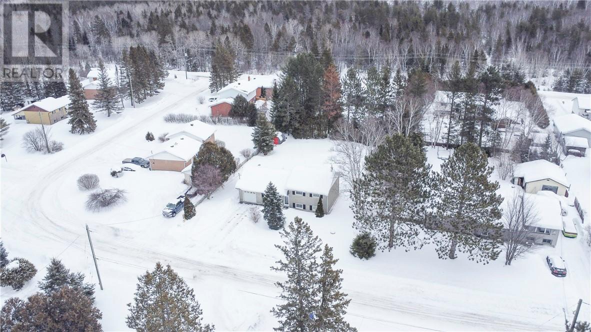 3242 Parkdale Crescent, Val Caron, Ontario  P3N 1A7 - Photo 44 - 2126563