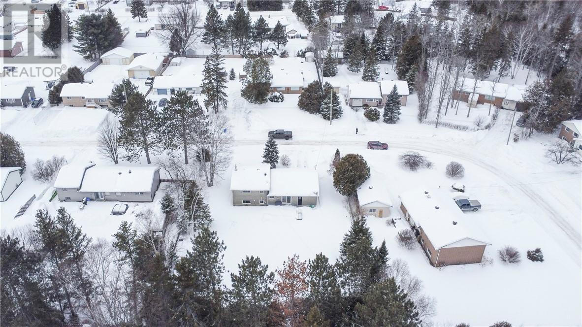 3242 Parkdale Crescent, Val Caron, Ontario  P3N 1A7 - Photo 46 - 2126563