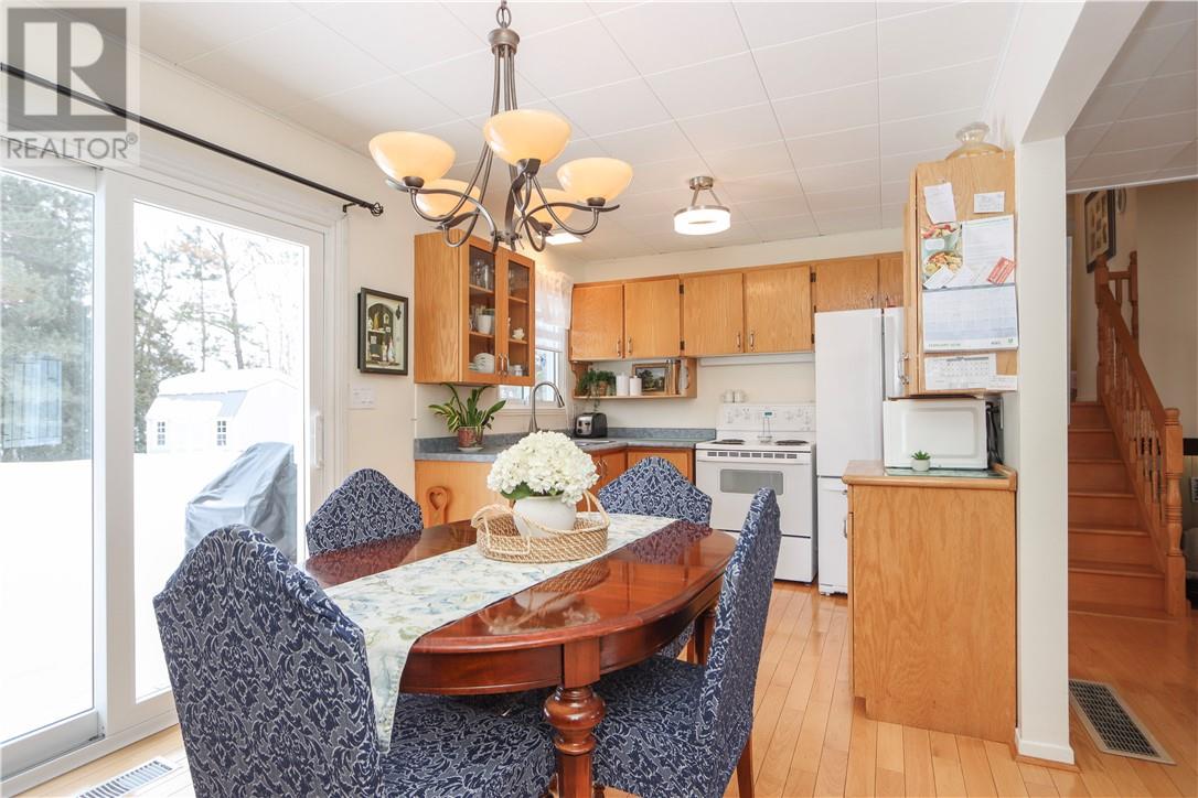 3242 Parkdale Crescent, Val Caron, Ontario  P3N 1A7 - Photo 9 - 2126563