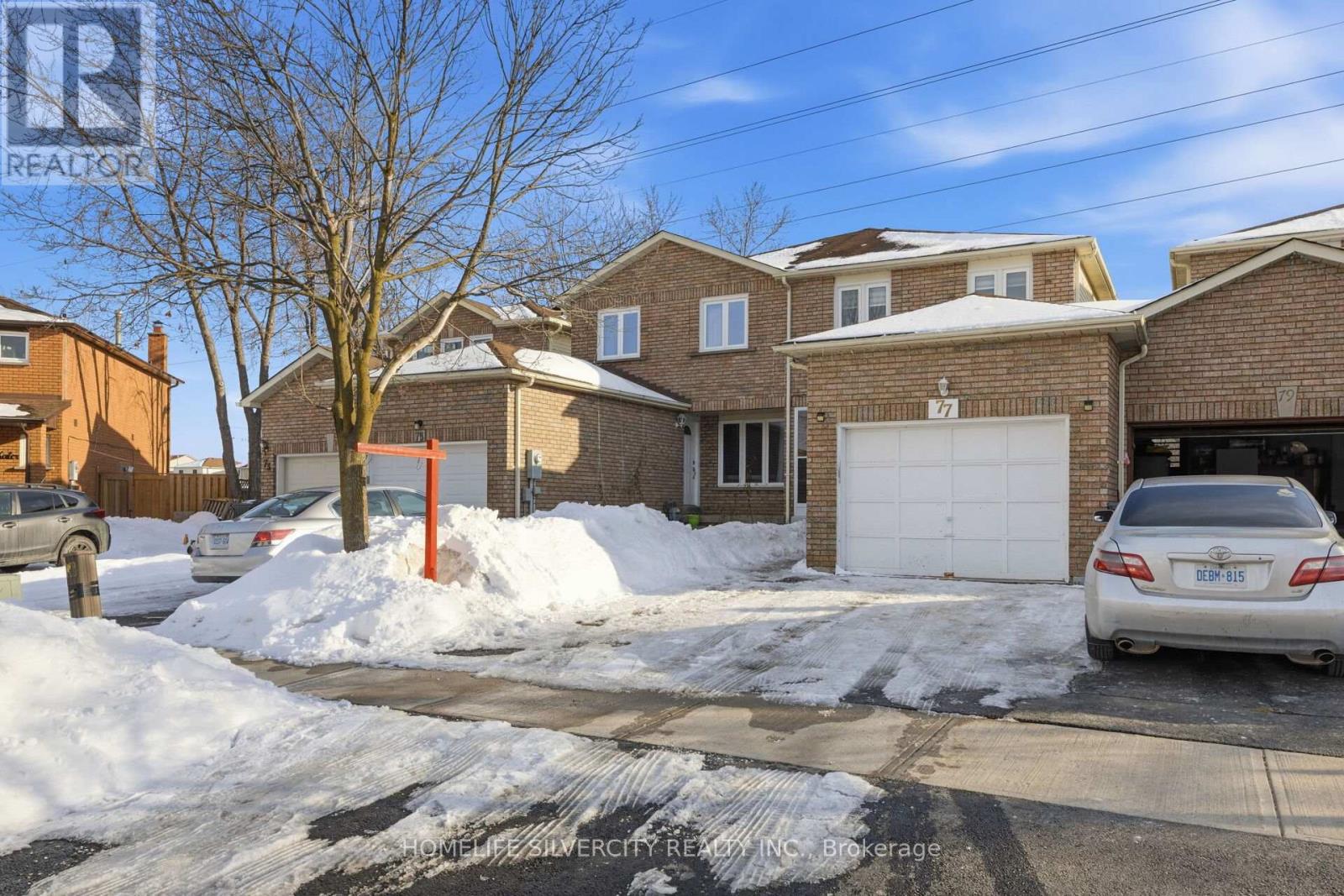 77 Tulip Drive, Brampton, Ontario  L6Y 3W9 - Photo 3 - W12826796