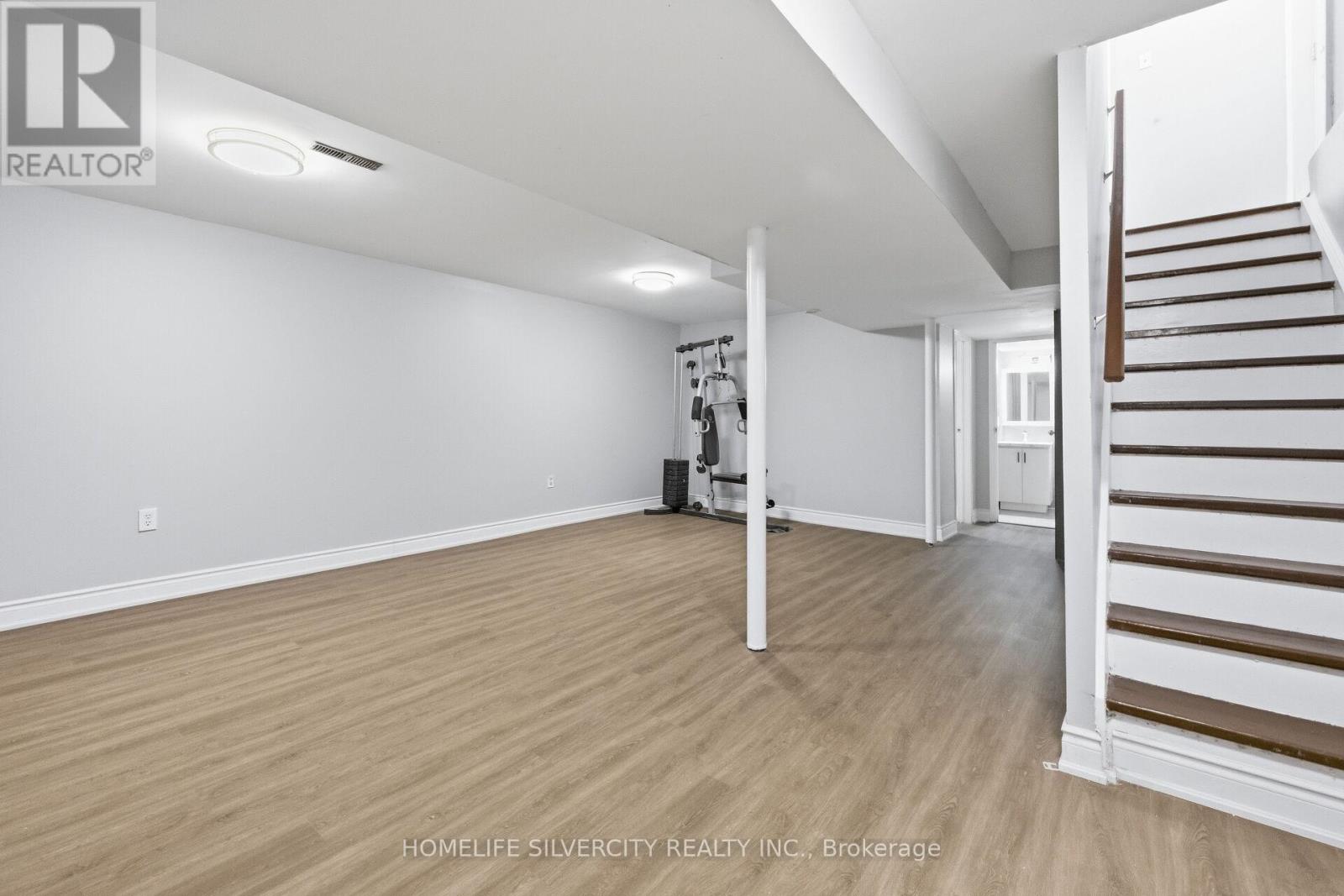 77 Tulip Drive, Brampton, Ontario  L6Y 3W9 - Photo 30 - W12826796