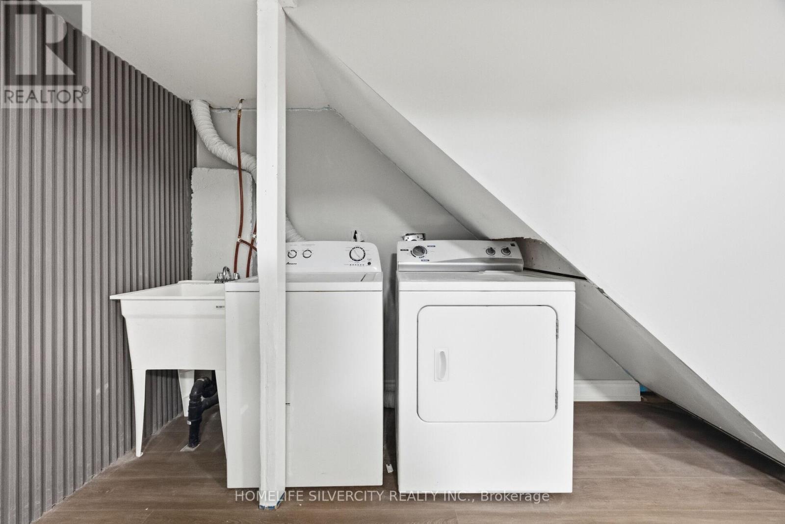 77 Tulip Drive, Brampton, Ontario  L6Y 3W9 - Photo 32 - W12826796