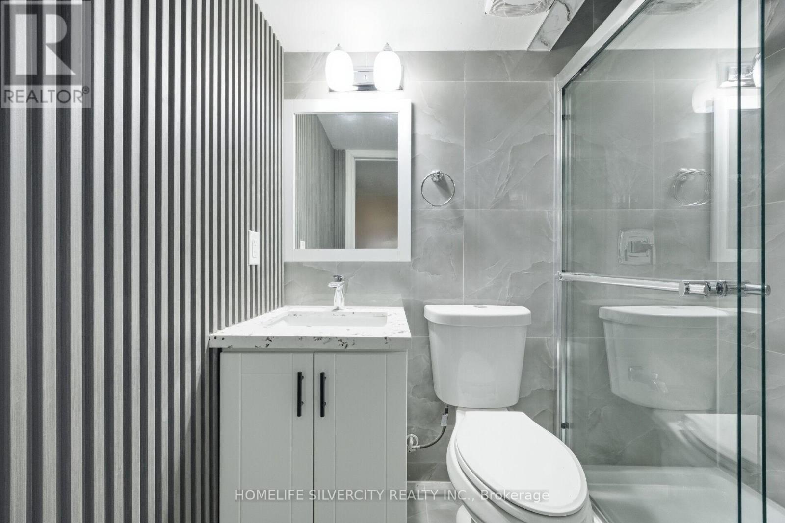 77 Tulip Drive, Brampton, Ontario  L6Y 3W9 - Photo 46 - W12826796