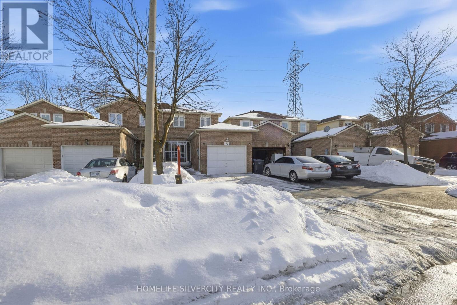 77 Tulip Drive, Brampton, Ontario  L6Y 3W9 - Photo 5 - W12826796