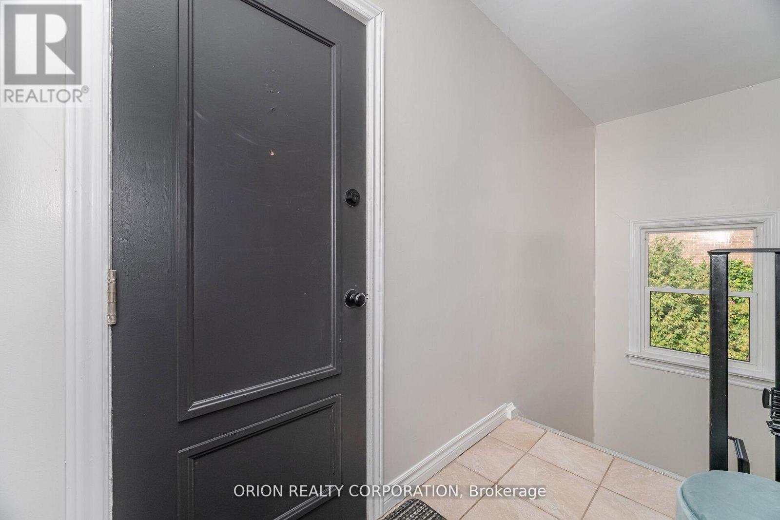 86 Park Street W, Mississauga, Ontario  L5H 1L3 - Photo 14 - W12826798
