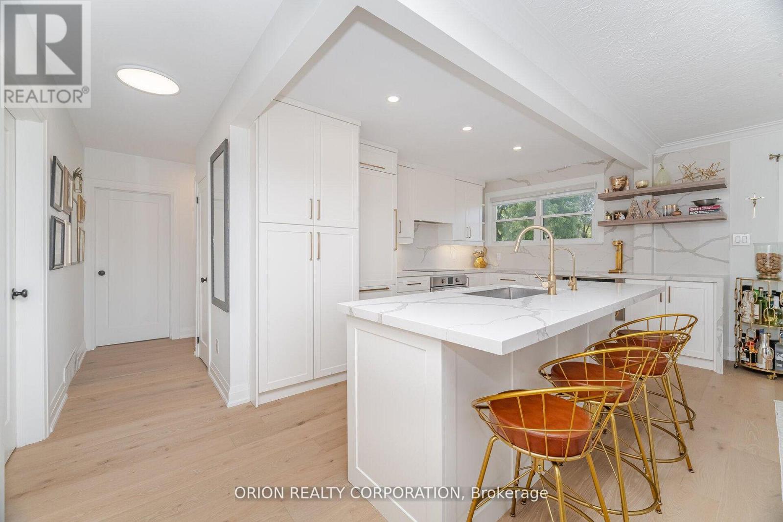 86 Park Street W, Mississauga, Ontario  L5H 1L3 - Photo 15 - W12826798