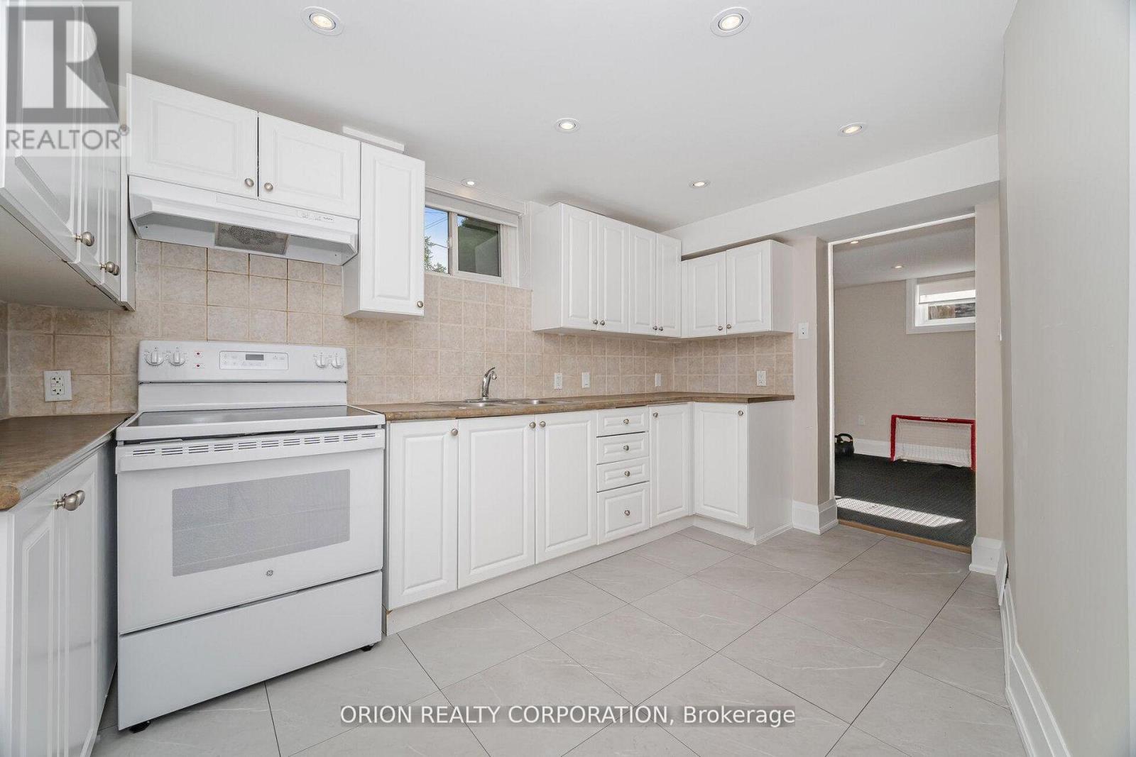 86 Park Street W, Mississauga, Ontario  L5H 1L3 - Photo 25 - W12826798