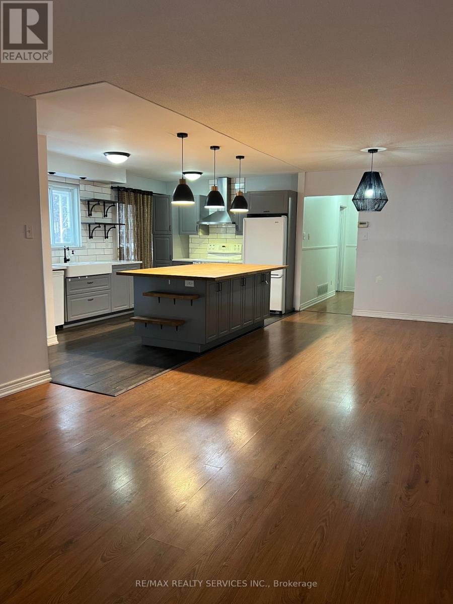 47 Nancy Mccredie Drive, Brampton, Ontario  L6X 2N4 - Photo 5 - W12826800