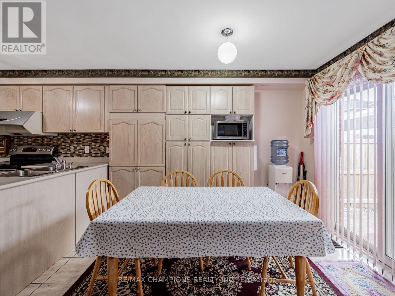 14 Miramar Street, Brampton, Ontario  L6R 2S7 - Photo 17 - W12826822