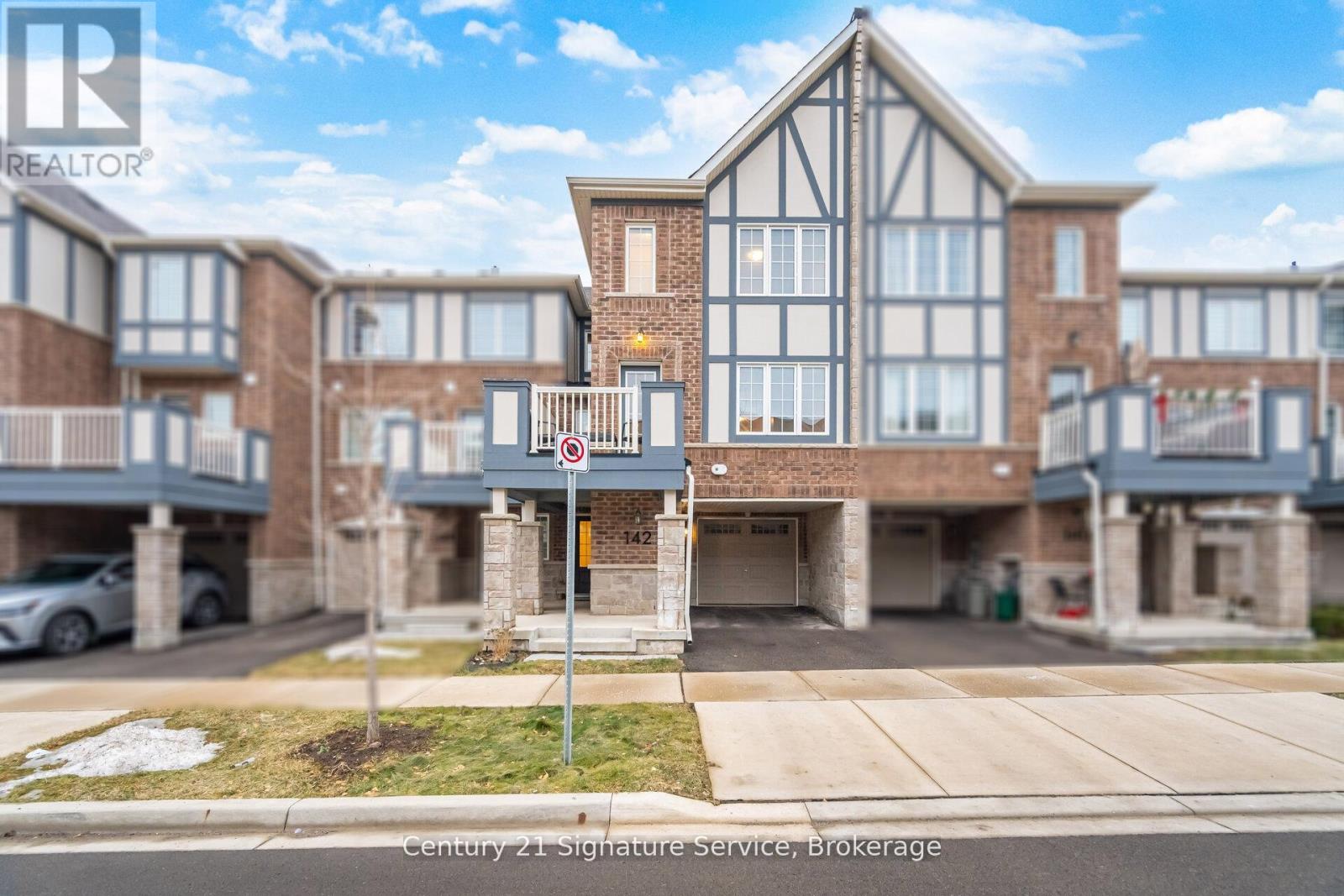 142 Christopher Road, Oakville, Ontario  L6H 0Y2 - Photo 2 - W12826826