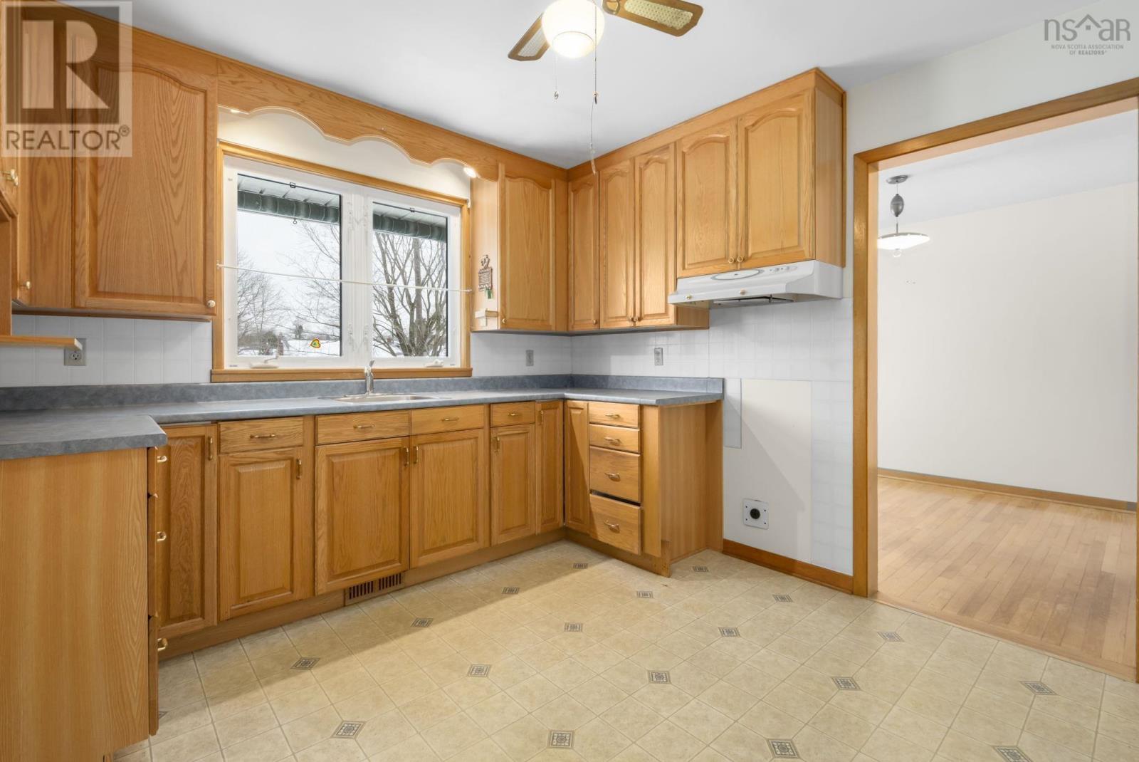 24 Christopher Avenue, Dartmouth, Nova Scotia  B2W 3G3 - Photo 17 - 202603495