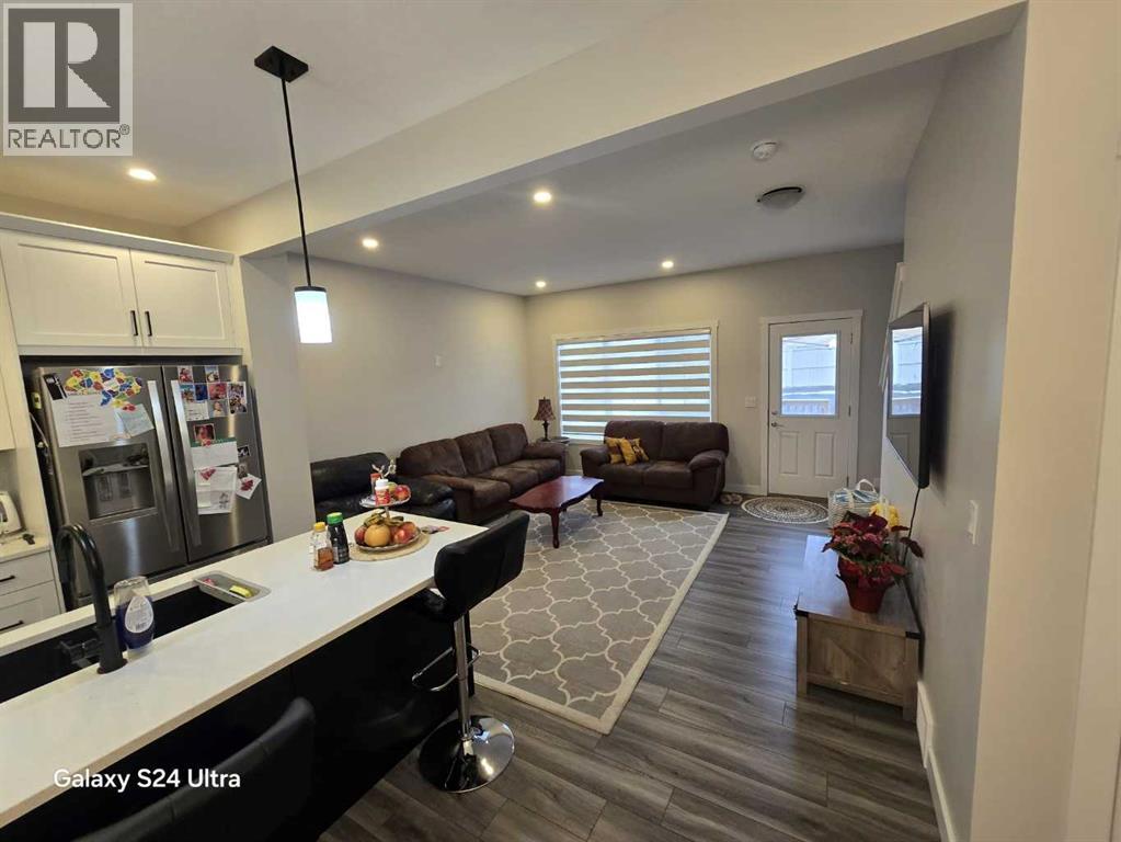 1509 Bayview Point Sw, Airdrie, Alberta  T4B 5K1 - Photo 13 - A2285478