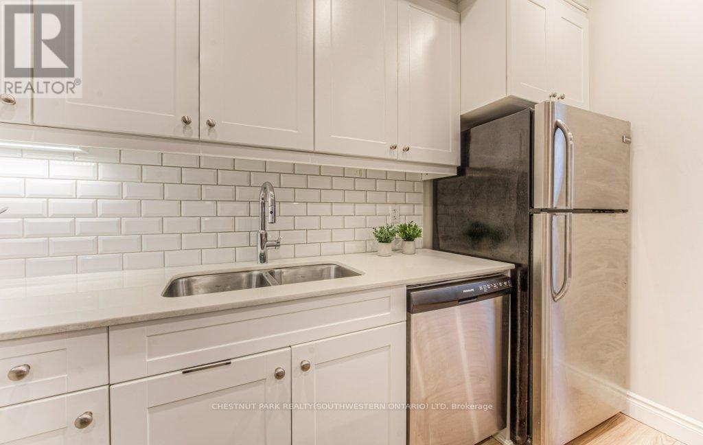 A103 - 112 Union Street E, Waterloo, Ontario  N2J 1C5 - Photo 12 - X12826814