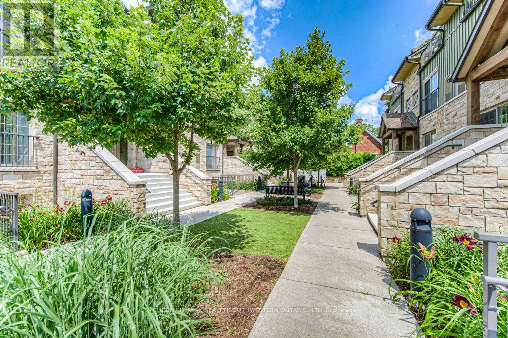 A103 - 112 Union Street E, Waterloo, Ontario  N2J 1C5 - Photo 3 - X12826814