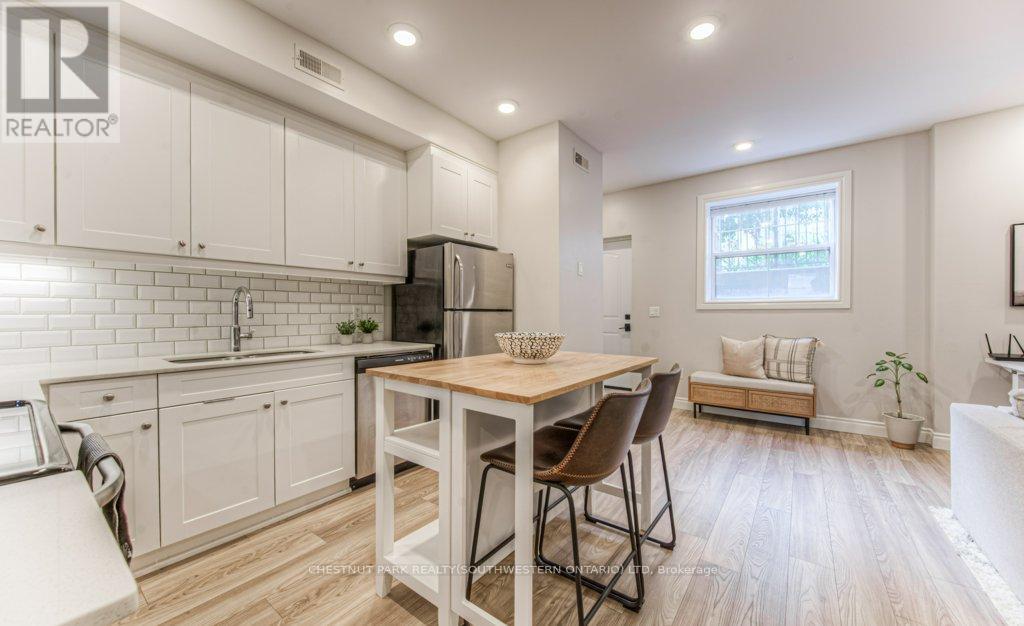 A103 - 112 Union Street E, Waterloo, Ontario  N2J 1C5 - Photo 9 - X12826814