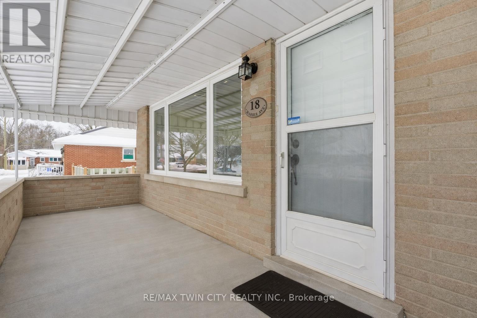 18 Harber Avenue, Kitchener, Ontario  N2C 1Y8 - Photo 4 - X12826900