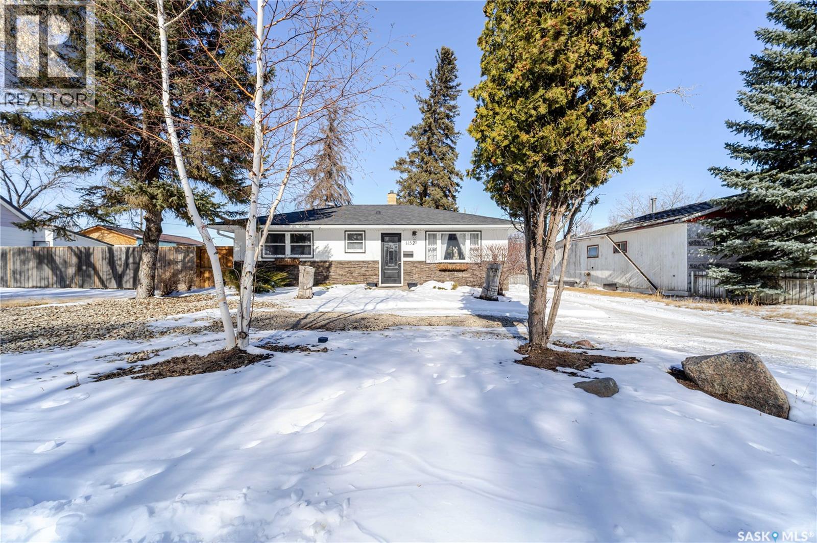 1152 Lillooet Street W, Moose Jaw, Saskatchewan  S6H 5A3 - Photo 37 - SK029298