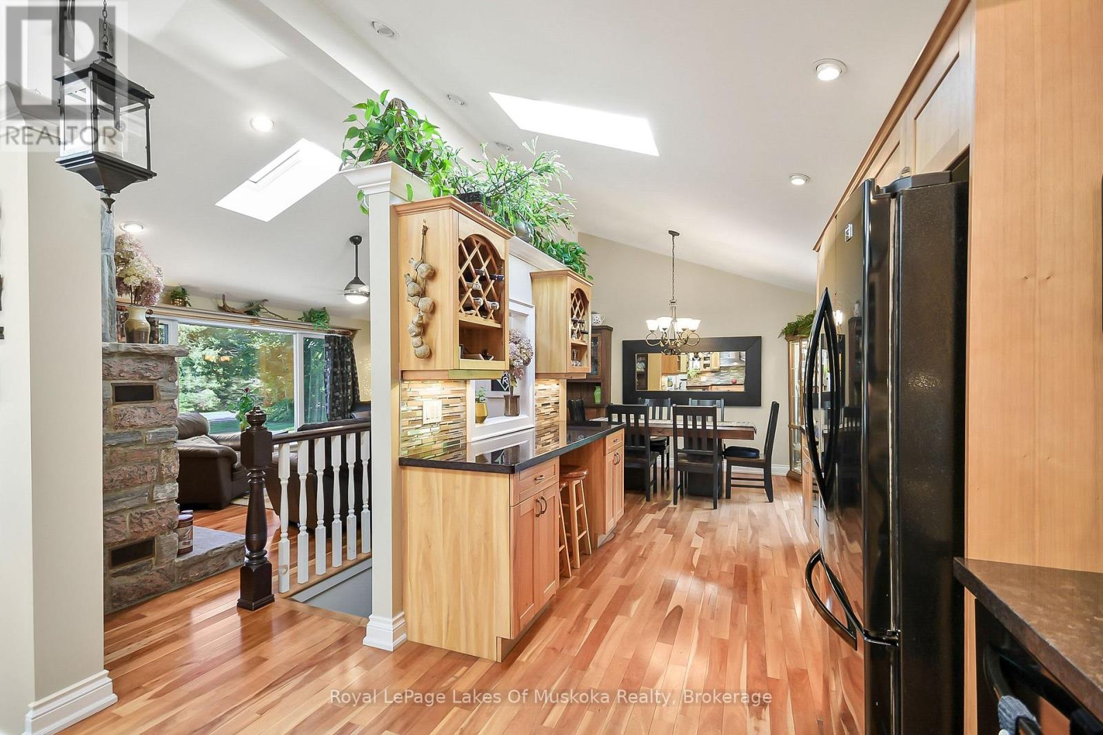 2 Leslie Drive W, Bracebridge, Ontario  P1L 1W8 - Photo 25 - X12410198