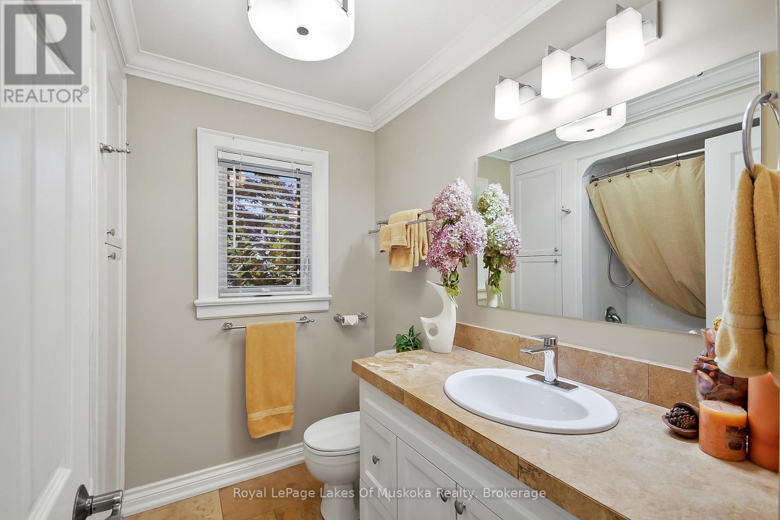 2 Leslie Drive W, Bracebridge, Ontario  P1L 1W8 - Photo 30 - X12410198