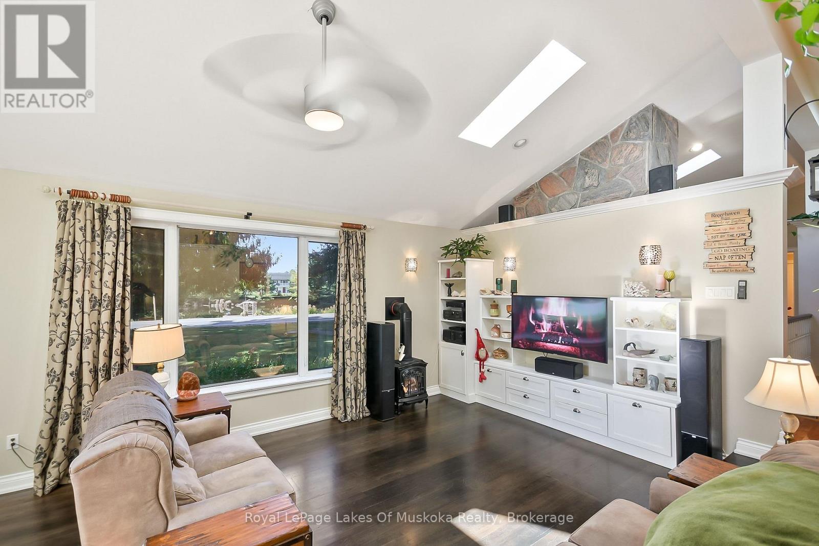 2 Leslie Drive W, Bracebridge, Ontario  P1L 1W8 - Photo 22 - X12410198