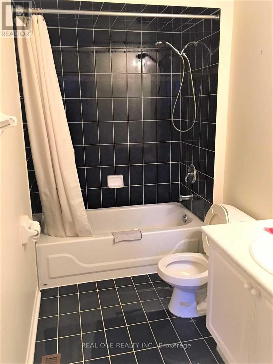 141 Nahanni Drive, Richmond Hill, Ontario  L4B 4M1 - Photo 8 - N12808860