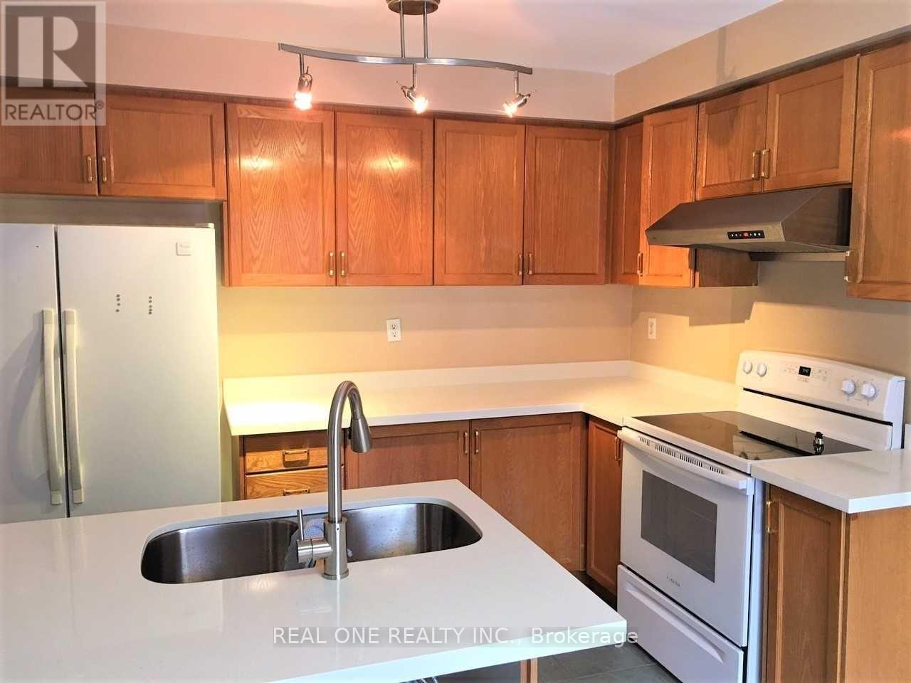 141 Nahanni Drive, Richmond Hill, Ontario  L4B 4M1 - Photo 2 - N12808860