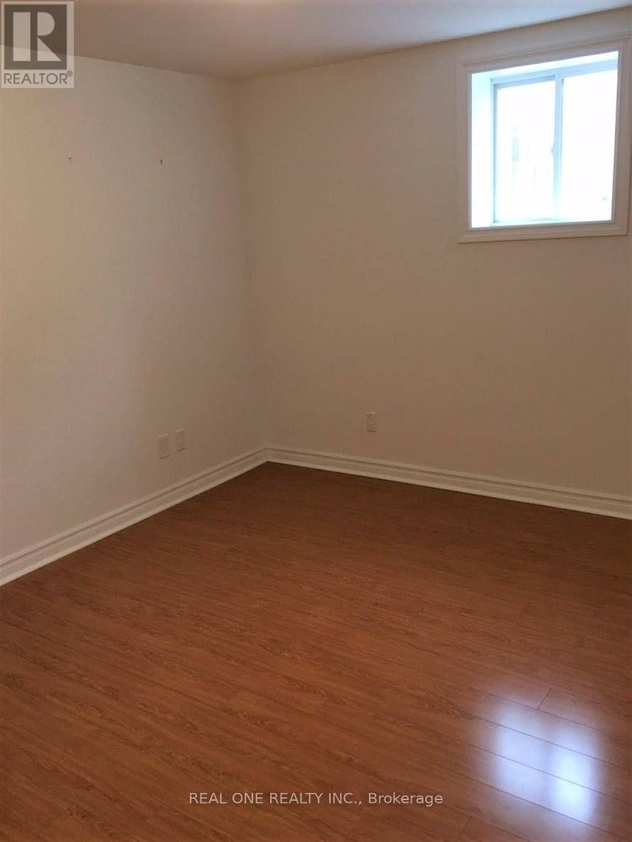 141 Nahanni Drive, Richmond Hill, Ontario  L4B 4M1 - Photo 4 - N12808860