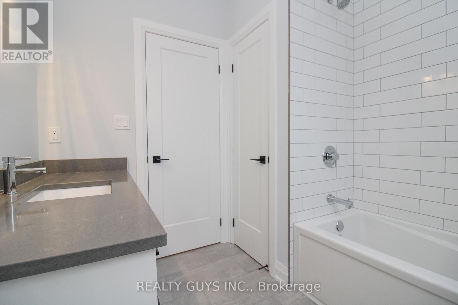 2418 Gwendolyn Court, Cavan Monaghan, Ontario  L0A 1C0 - Photo 43 - X12421092