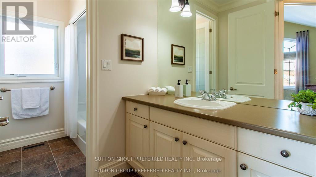 Photo 23 of 48 for 369 Skyline Avenue