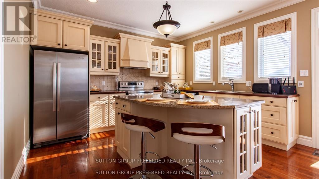 Photo 8 of 48 for 369 Skyline Avenue