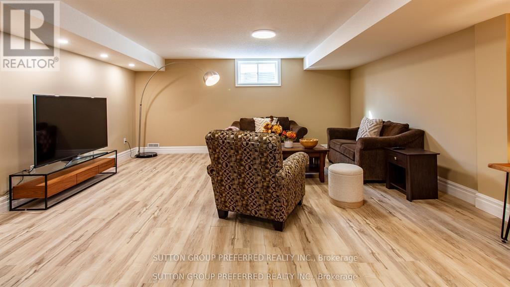 369 Skyline Avenue, London North, Ontario  N5X 0A5 - Photo 34 - X12703148