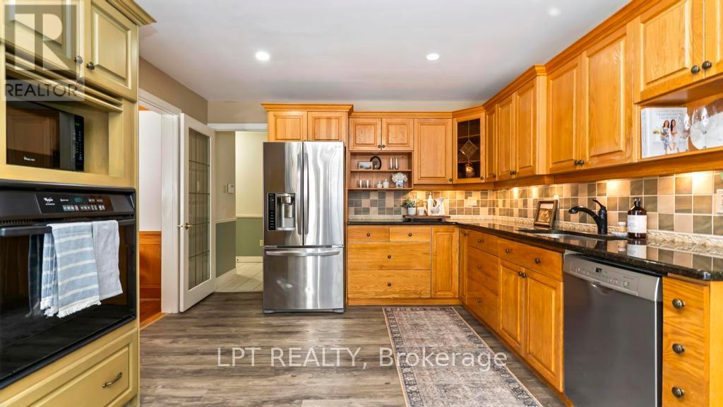 488 Sunnyside Crescent, London North, Ontario  N5X 3N7 - Photo 12 - X12824528