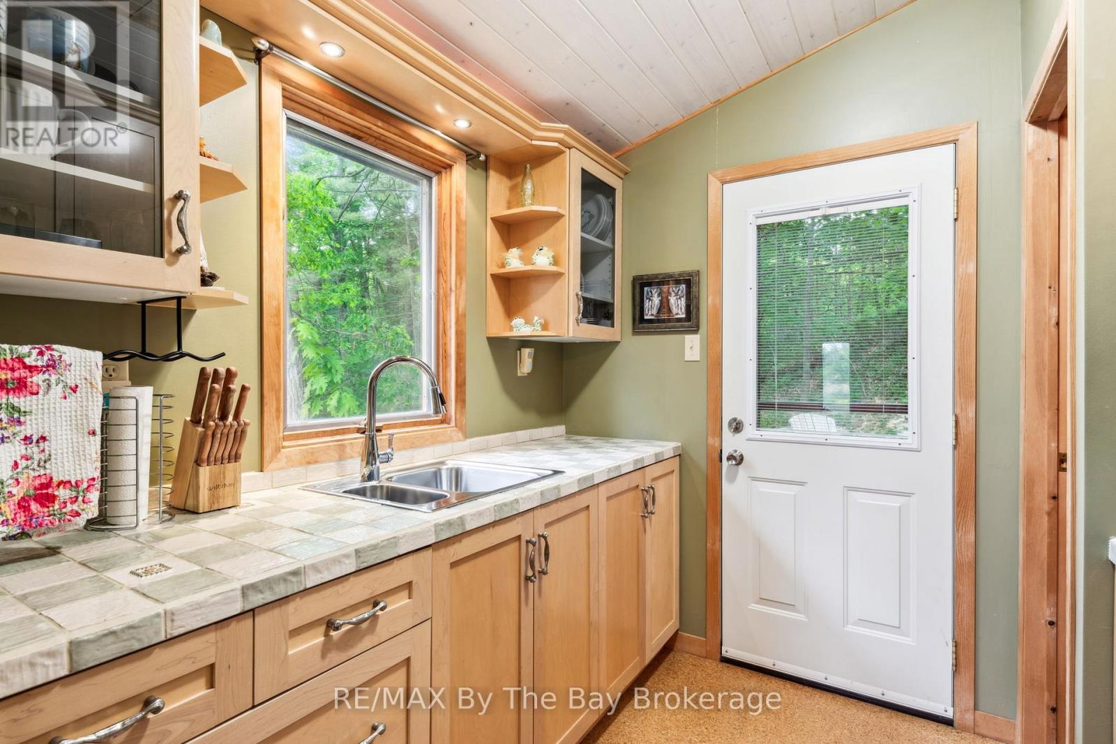 3688 Is 1810, Bone Is, Georgian Bay, Ontario P0E 1E0 - Photo 38 - X12827006