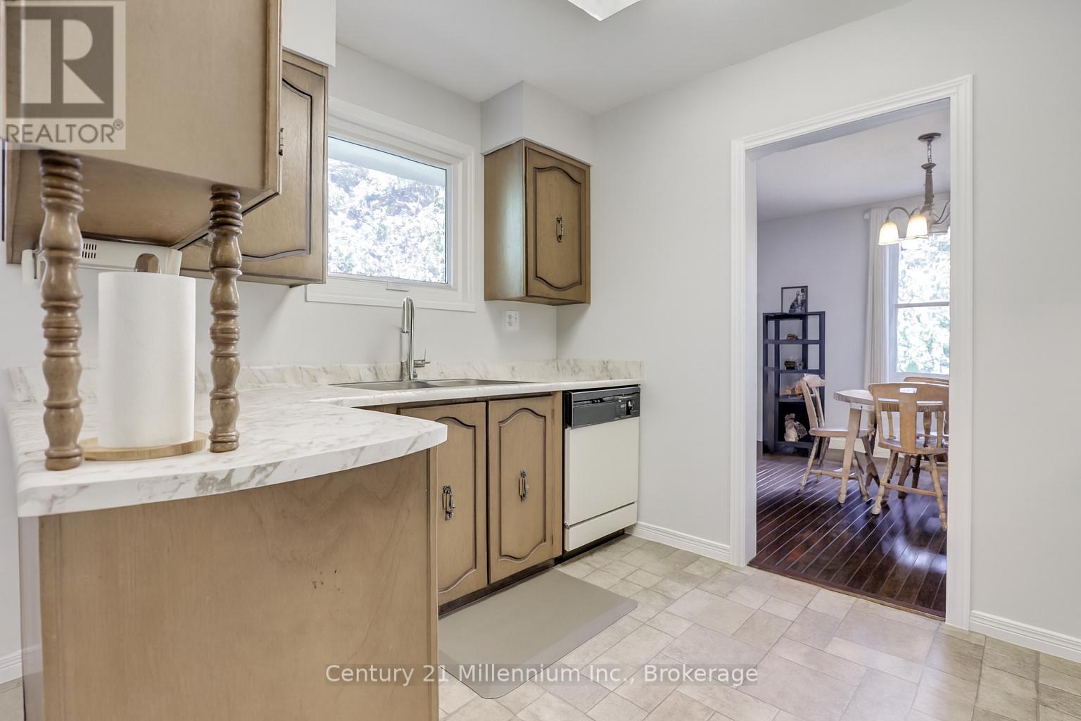 104 Glenwood Place, West Grey, Ontario  N0C 1H0 - Photo 11 - X12827098