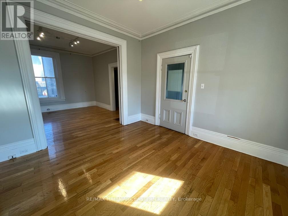 1 - 342 Rubidge Street, Peterborough (Town Ward 3), Ontario  K9H 4C7 - Photo 2 - X12827078