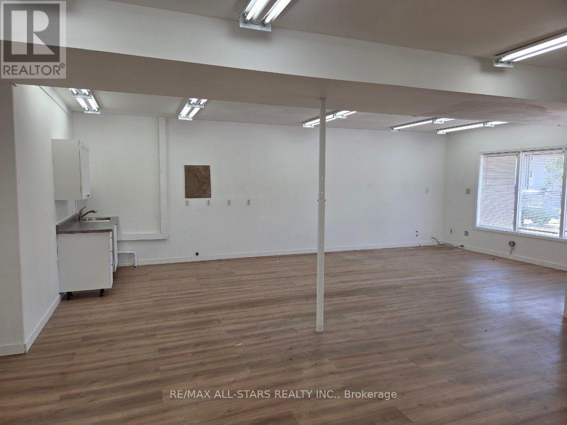 67 Main Street, Kawartha Lakes (Bobcaygeon), Ontario  K0M 1A0 - Photo 4 - X12827114