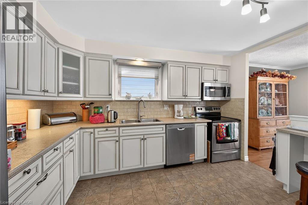 33 Appleford Road, Hamilton, Ontario  L9C 6B5 - Photo 14 - 40807670